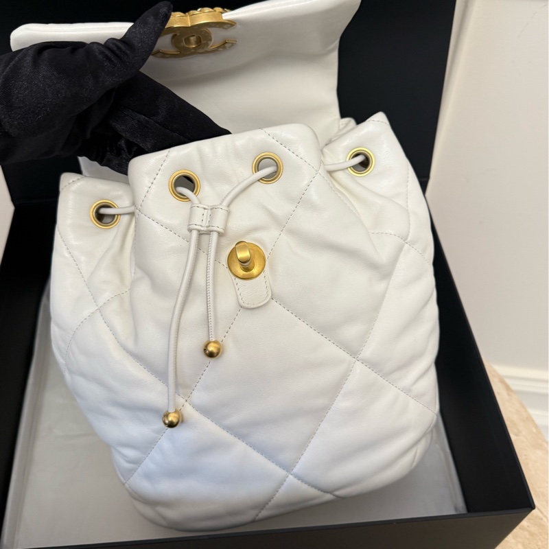 Chanel香奈兒 24C 19bag雙肩包 白色小羊皮,芯片款,金扣 肩帶可調節-6