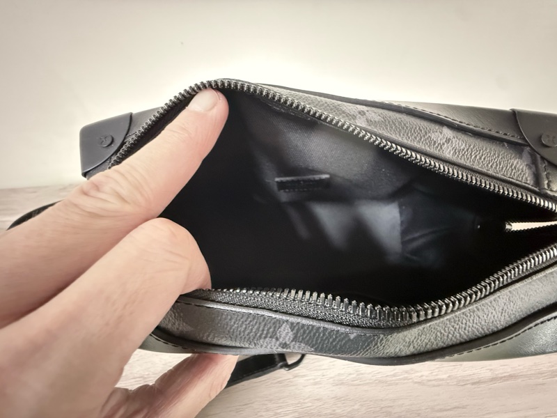 LV Louis Vuitton Soft Trunk Eclipse 黑灰老花斜背包✨👍-4