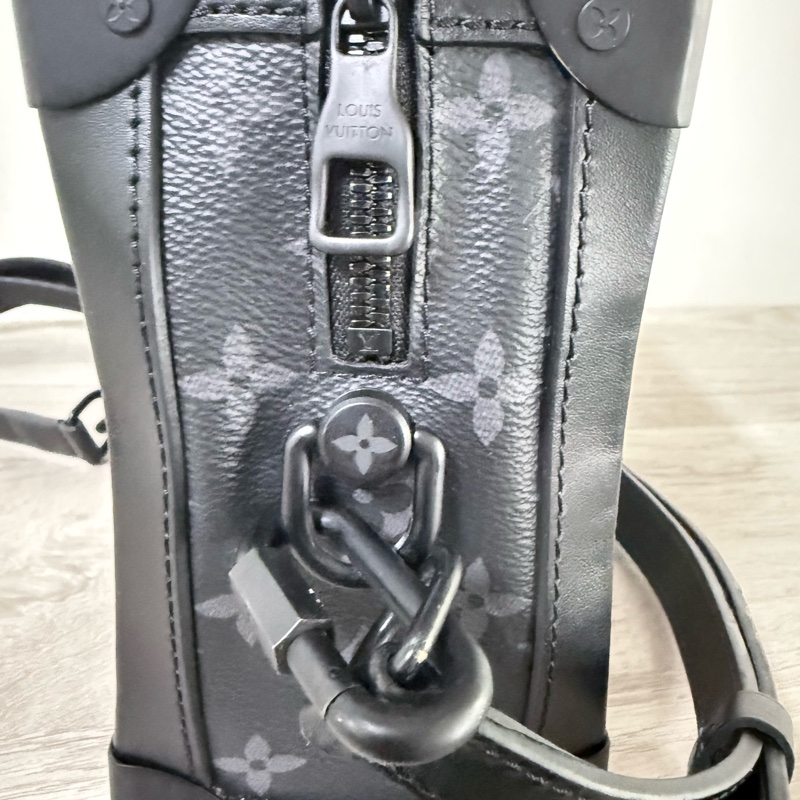 LV Louis Vuitton Soft Trunk Eclipse 黑灰老花斜背包✨👍-11