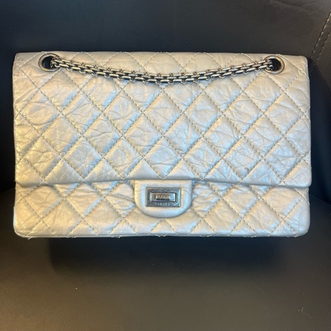CHANEL 香奈兒 銀色2.55中號單肩斜挎鏈條包 15開