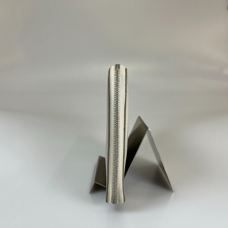 HERMES Y刻 淺灰色對開萬用夾-2
