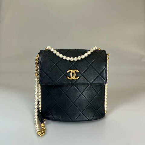 CHANEL 珍珠季節款肩背包羊皮黑