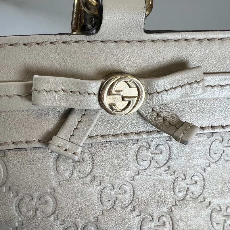GUCCI 257063 灰色牛皮壓紋肩背包-11