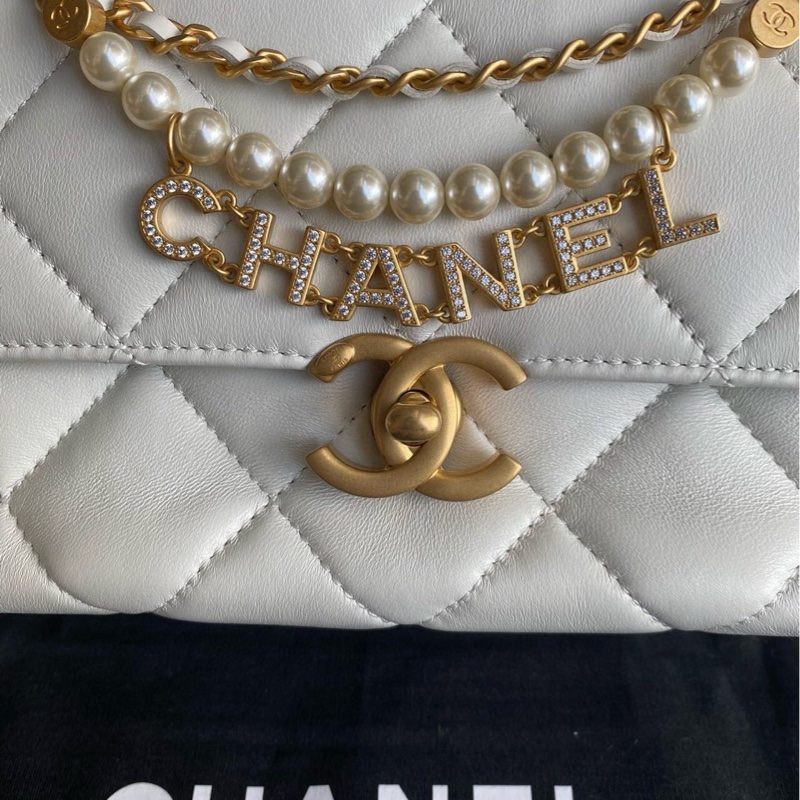 Chanel香奈兒白色珍珠水鑽字母金鍊方胖子包 字母logo鏈條的設計高級感滿滿 搭配珍珠鏈條設計仙氣十足 芯片款-5