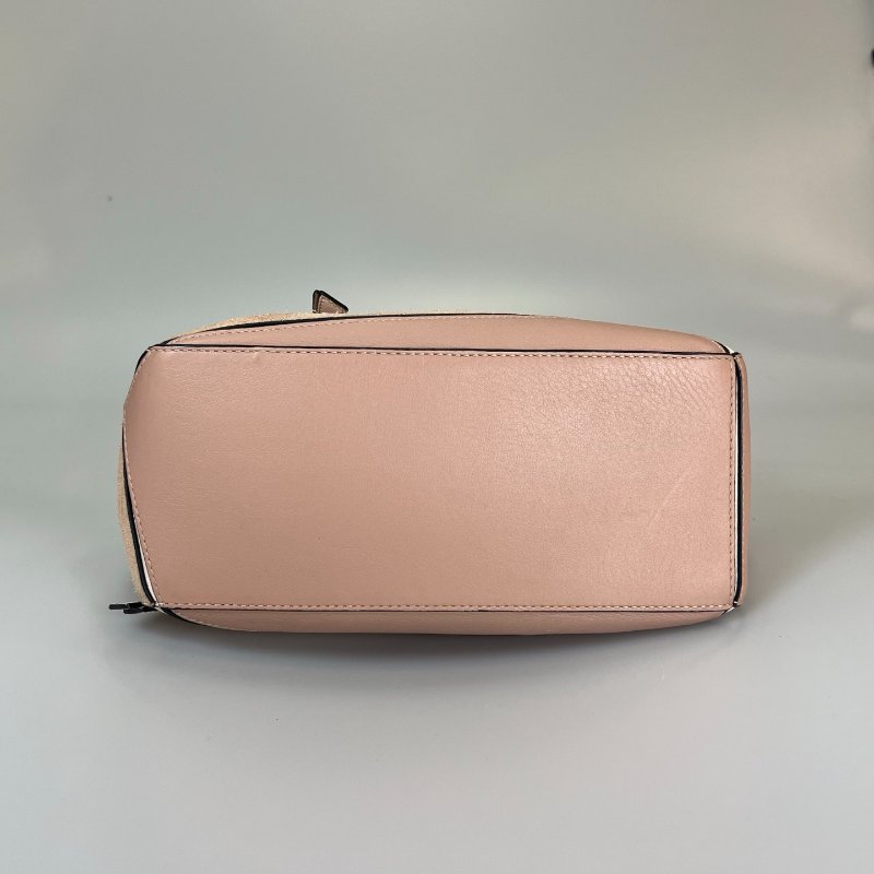 LOEWE 粉色PUZZLE 包小號-4