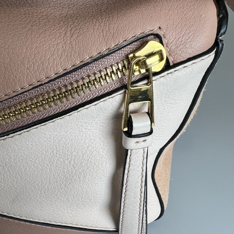 LOEWE 粉色PUZZLE 包小號-6