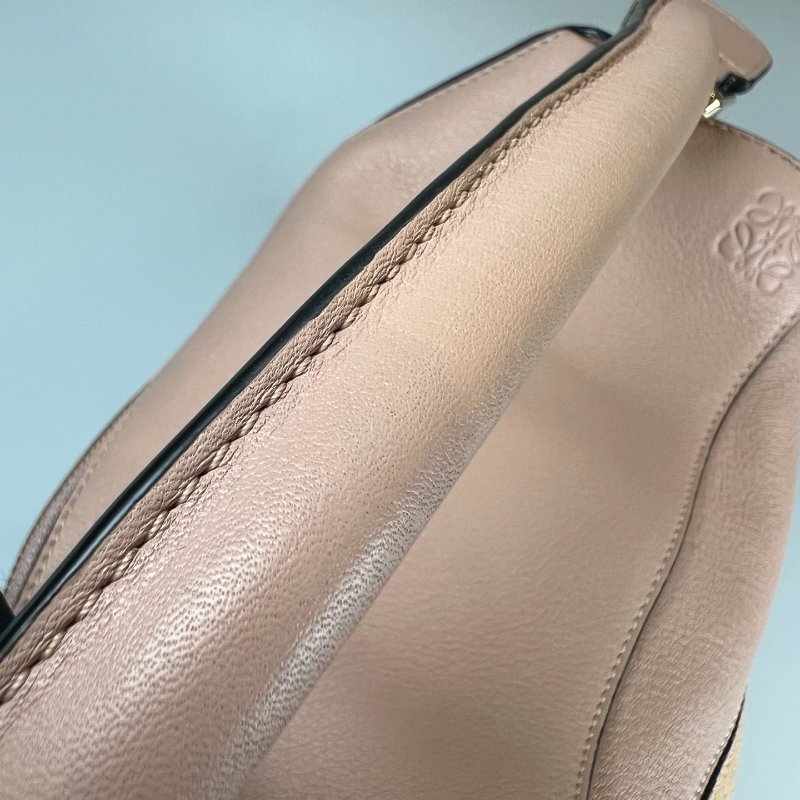 LOEWE 粉色PUZZLE 包小號-12