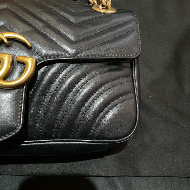 Gucci MARMONT馬夢系列 26cm金釦黑側背包-10