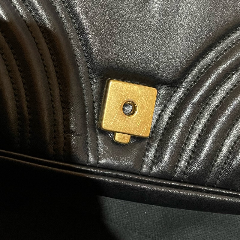 Gucci MARMONT馬夢系列 26cm金釦黑側背包-38