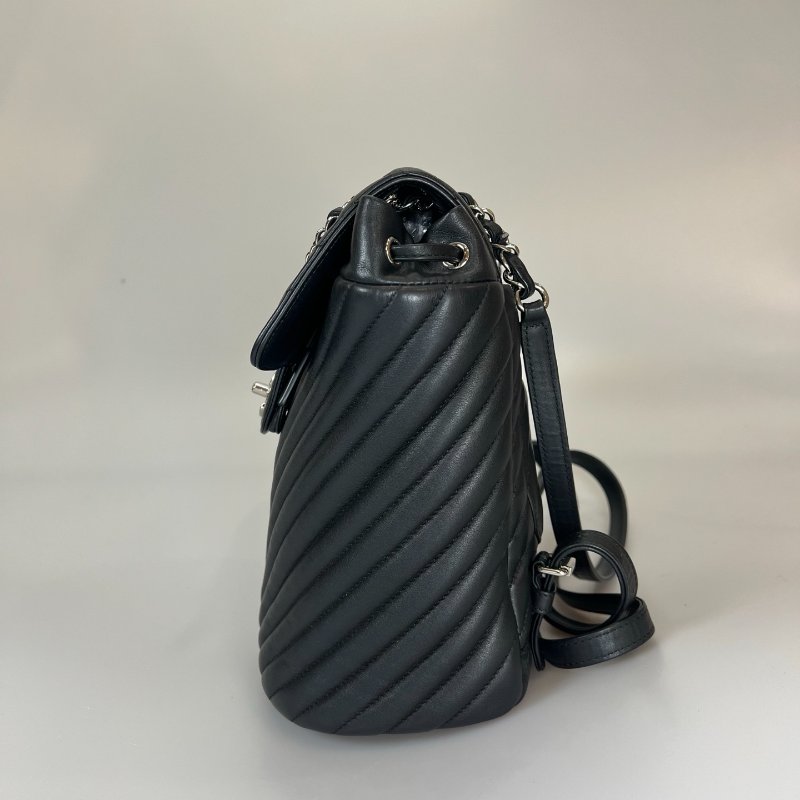 CHANEL CF後背包山型紋牛皮 黑銀 保卡款25開-2