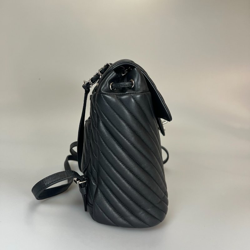 CHANEL CF後背包山型紋牛皮 黑銀 保卡款25開-3