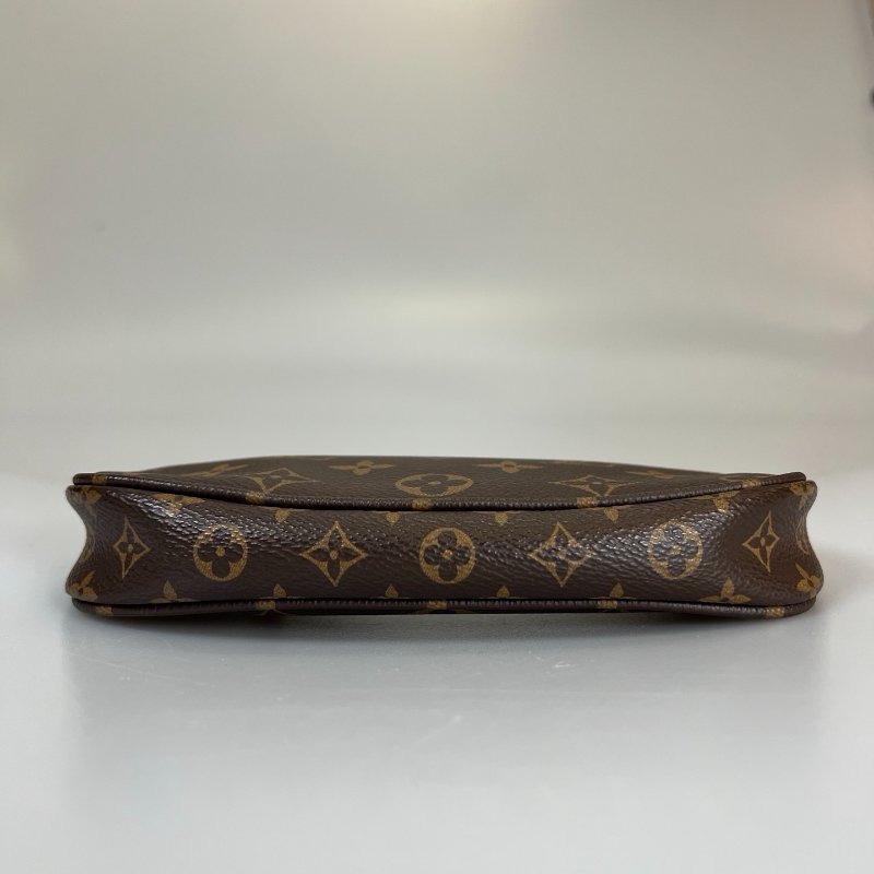 LV M44840 粉色五合一 斜背包-5