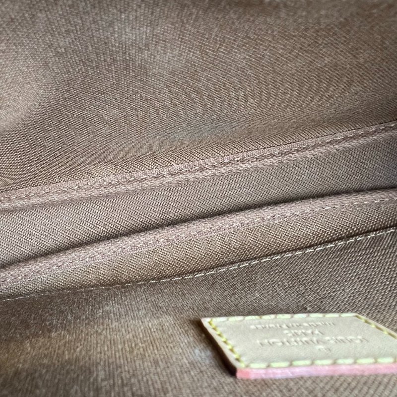 LV M44840 粉色五合一 斜背包-6