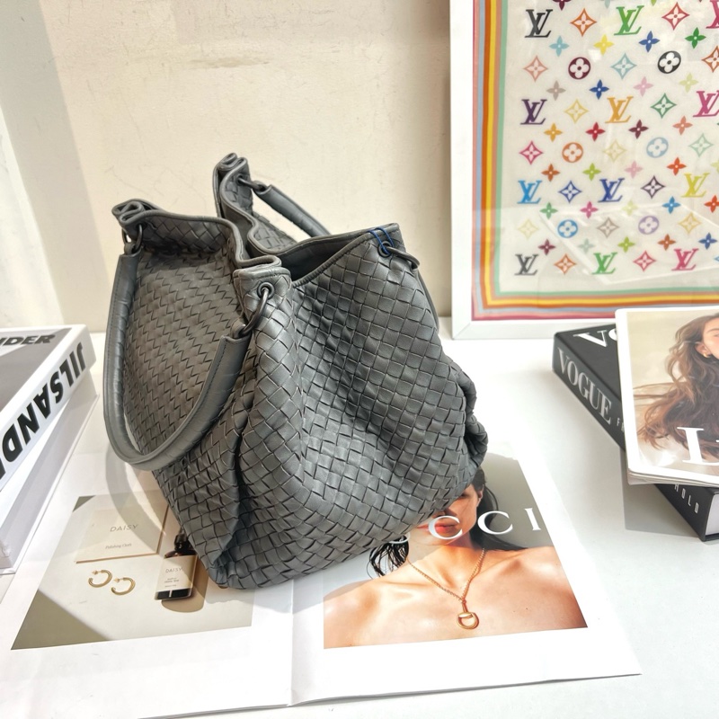 Bottega Veneta葆蝶家灰色編織手提包 底長39-3