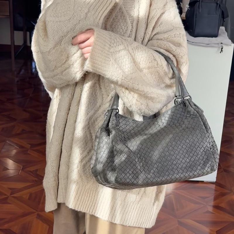 Bottega Veneta葆蝶家灰色編織手提包 底長39-6