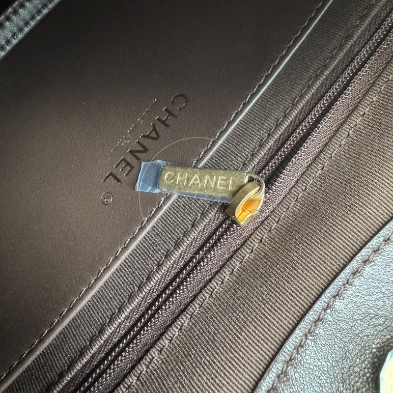 全新未使用 Chanel 香奈兒 2025/26早春度假系列 超大型麂皮小牛皮 小羊皮 深棕色 流浪包-43