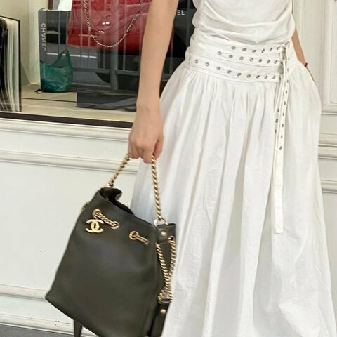 Chanel 軍綠色肩背嬉皮水桶包 22*29*12 99新配件塵袋 購證 盒子