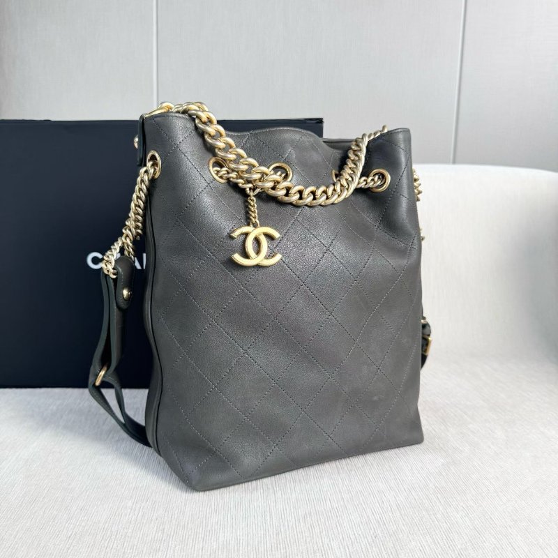 Chanel 軍綠色肩背嬉皮水桶包 22*29*12 99新配件塵袋 購證 盒子-3