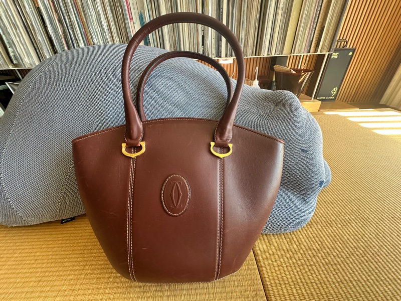 【商品名稱】 【正品 Vintage】Cartier 卡地亞 經典酒紅美洲豹雙C壓印金邊手提包/水餃包/扇形包-0