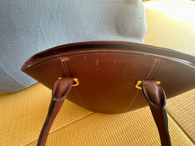 【商品名稱】 【正品 Vintage】Cartier 卡地亞 經典酒紅美洲豹雙C壓印金邊手提包/水餃包/扇形包-16