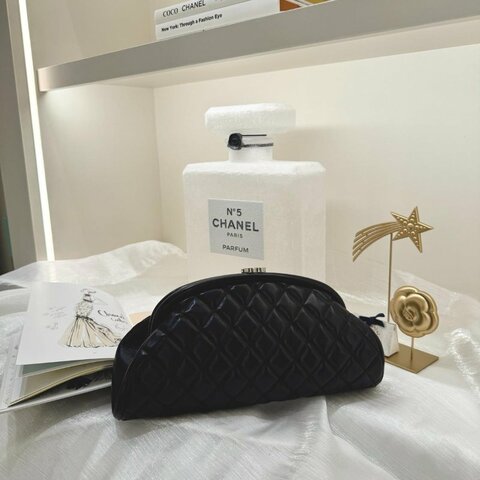 中古 Chanel 香奈兒 菱格紋 經典 黑色小羊皮 鎖扣手拿包 Kisslock Clutch