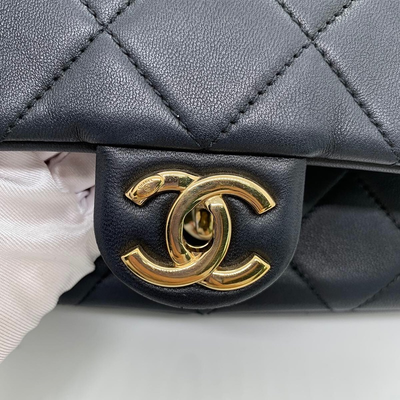 Chanel 香奈兒經典菱格紋 黑金配色 五金亮鏈條包-17