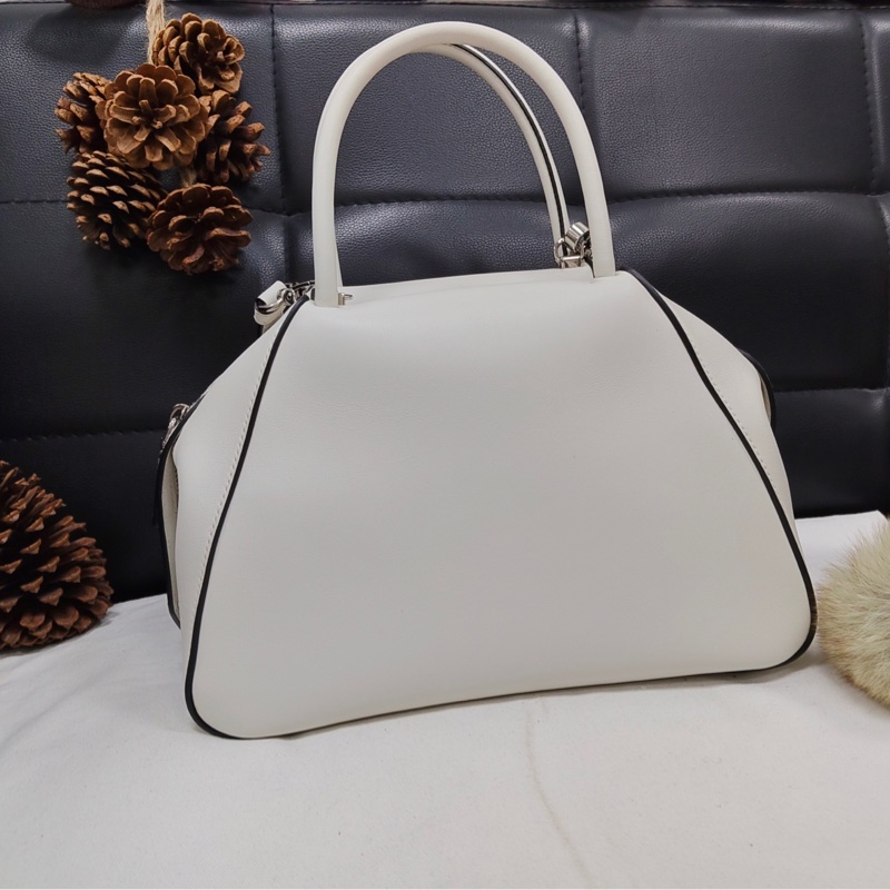 Prada 普拉達 白色牛皮保齡球手提斜挎包 27x17x14-1