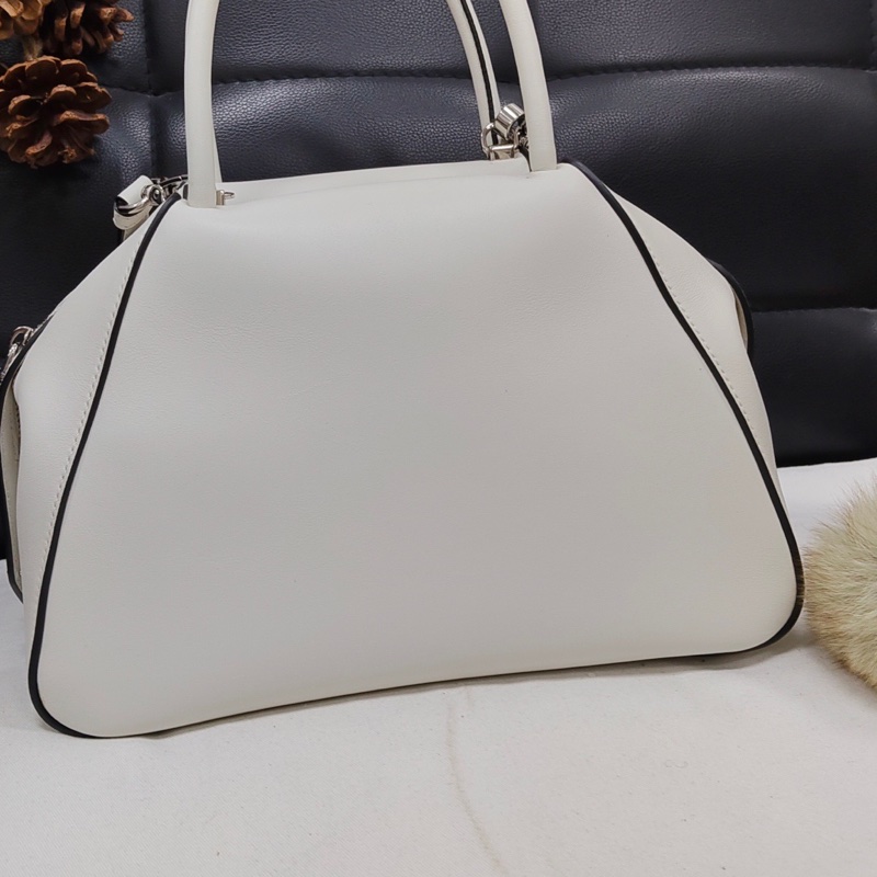 Prada 普拉達 白色牛皮保齡球手提斜挎包 27x17x14-8