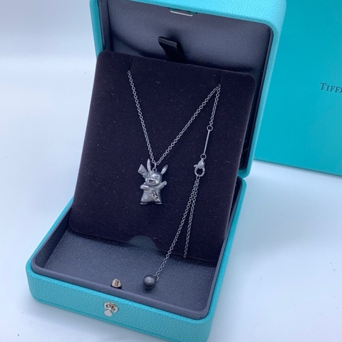 TIFFANY & CO.蒂芙尼 & 夢可寶 皮卡丘鑲鑽吊墜項鍊,聯名款