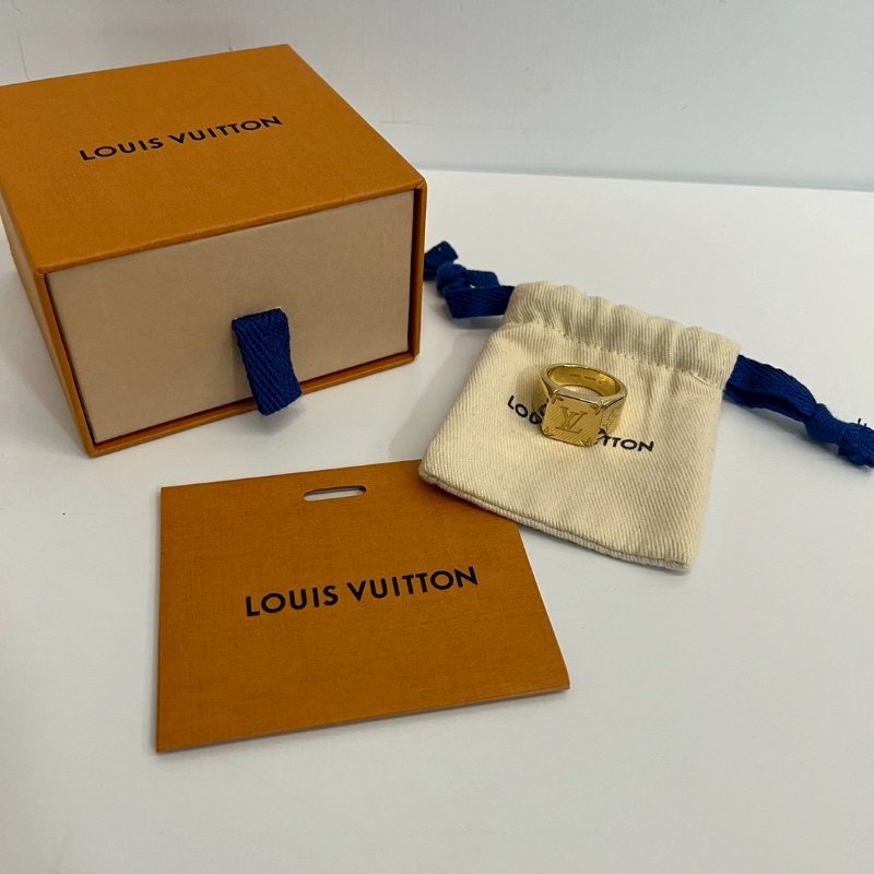 Louis Vuitton Monogram Signet Ring 金色印章戒指-0