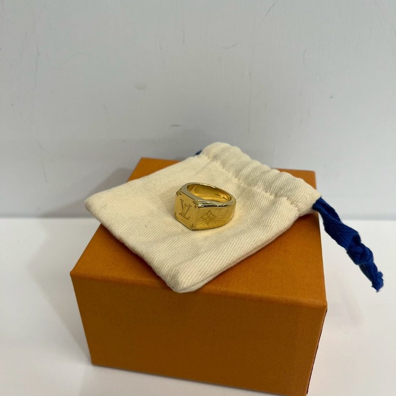 Louis Vuitton Monogram Signet Ring 金色印章戒指-4
