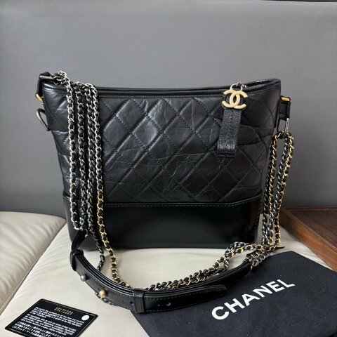 近新品 香奈兒/Chanel 黑金中號流浪包