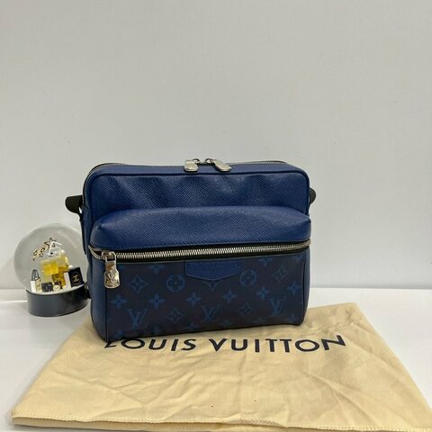 Louis Vuitton  M30242 outdoor Monogram 藍色老花拼皮郵差包