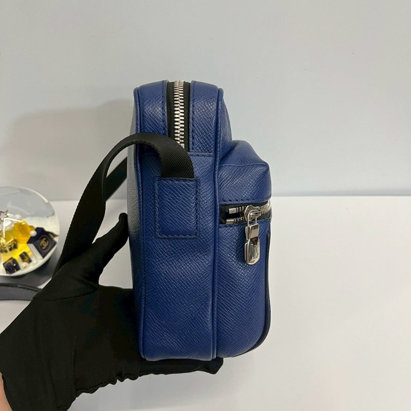 Louis Vuitton M30242 outdoor Monogram 藍色老花拼皮郵差包-4