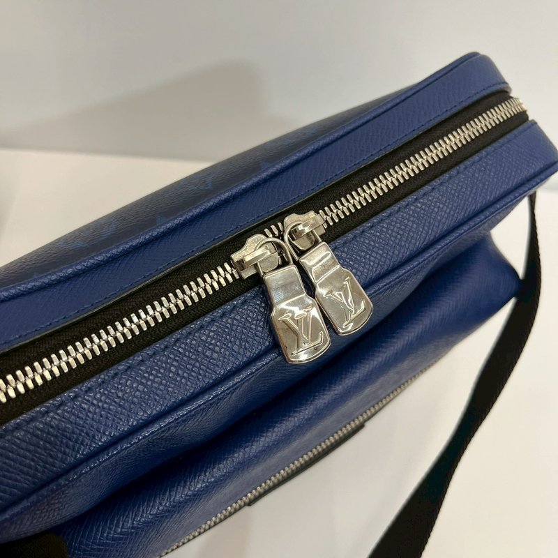 Louis Vuitton M30242 outdoor Monogram 藍色老花拼皮郵差包-14
