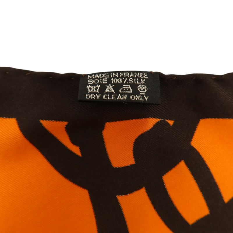 HERMES 絲質Giant Triangle Scarf絲巾-7