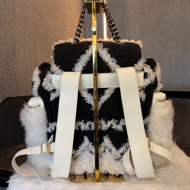 CHANEL 限量款幾何圖騰毛毛後背包-2