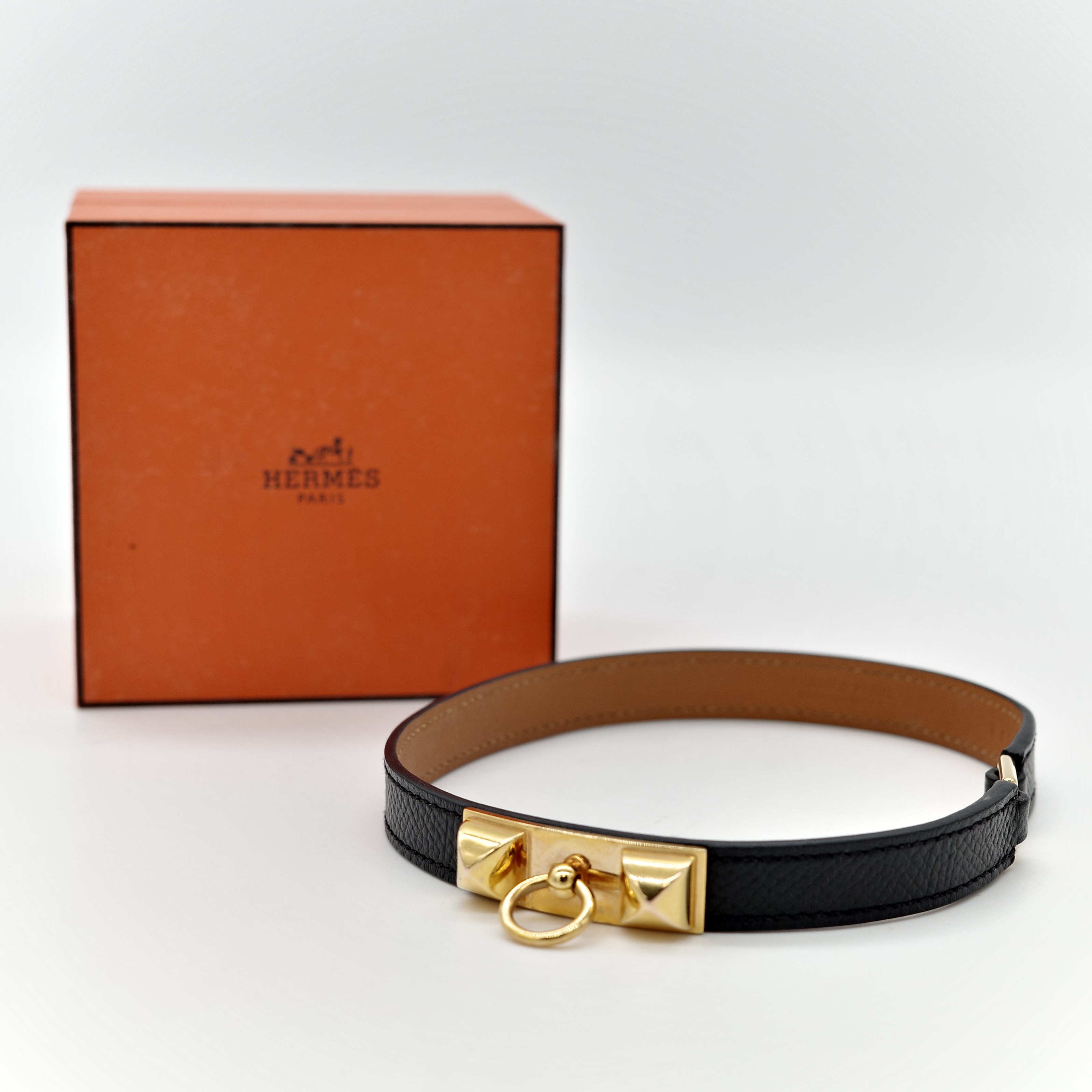 Hermès 愛馬仕 鉚釘 黑色 金釦 皮手環-6
