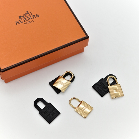 Hermès 愛馬仕 金色 鎖片 黑色 牛皮 吊墜 套組