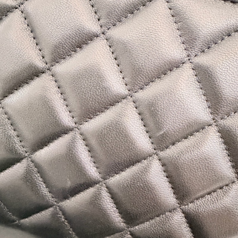 Chanel 黑羊皮黑釦一字拉鏈大零錢包-34