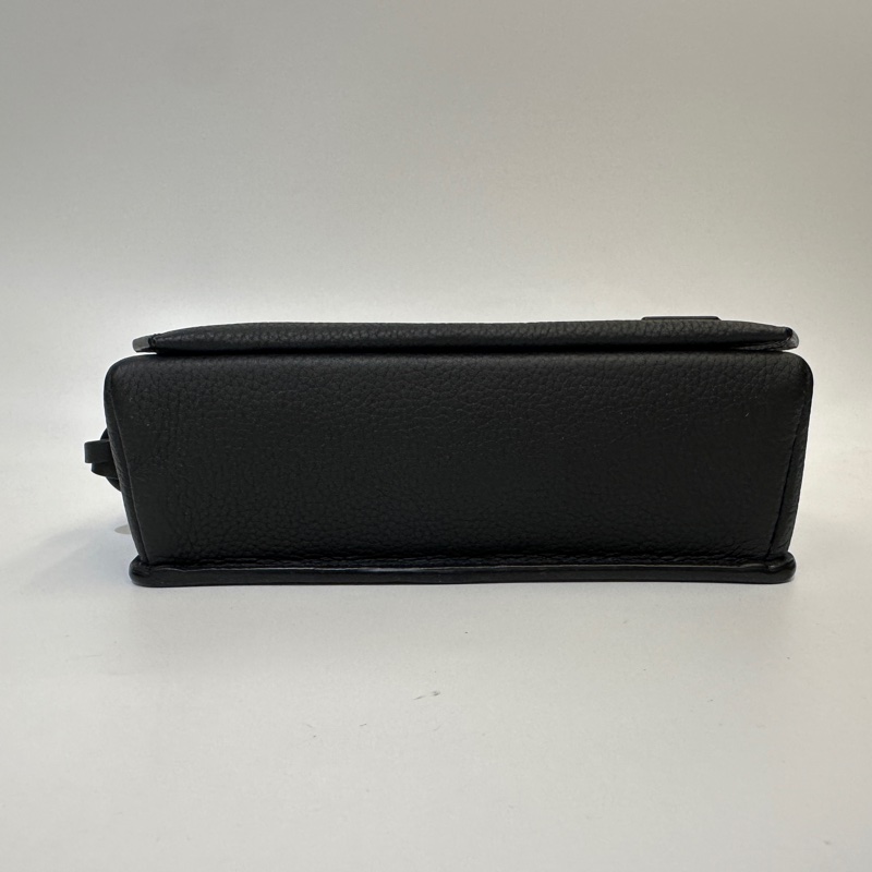 LV 黑牛皮Aerogram 下蓋斜背包M82085-4