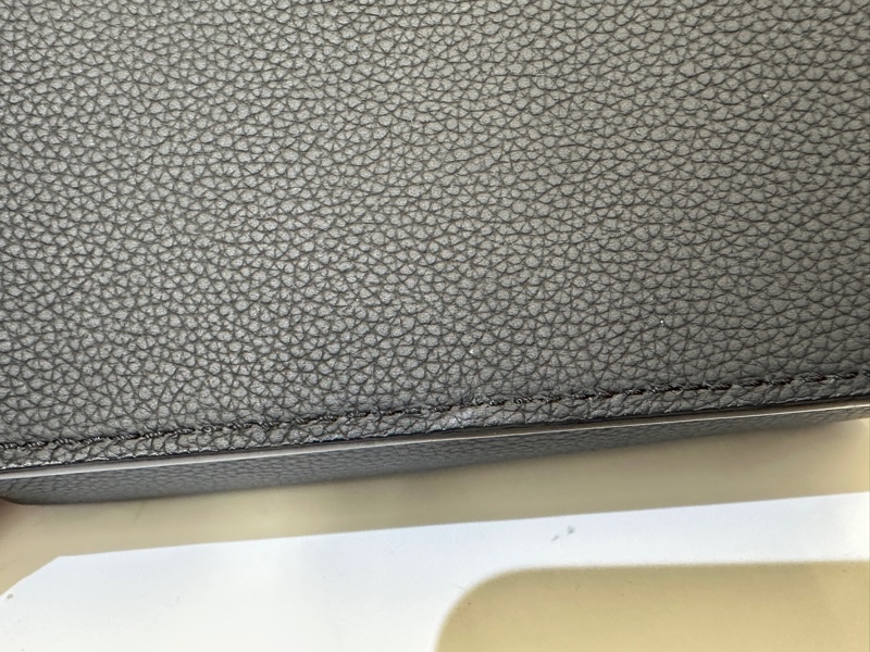 LV 黑牛皮Aerogram 下蓋斜背包M82085-10