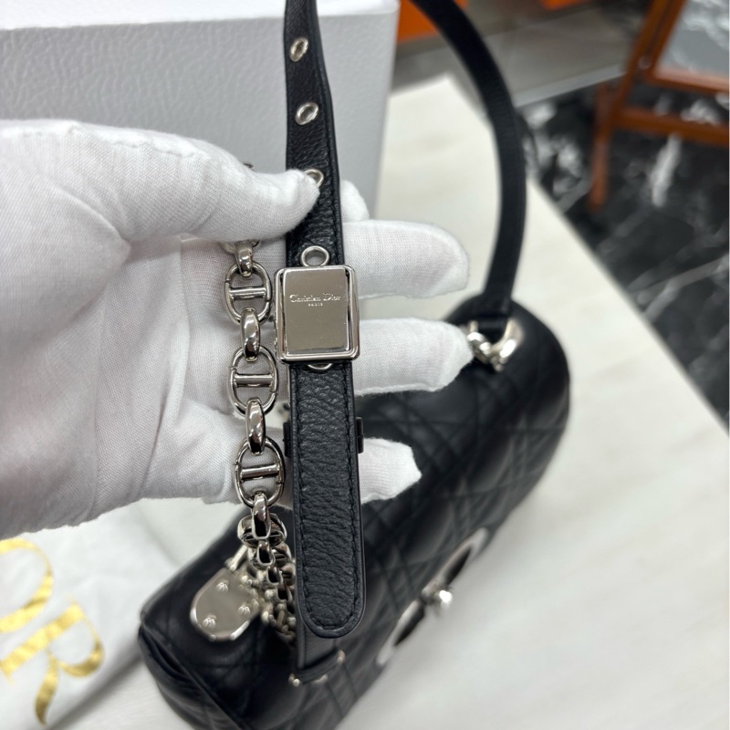 【近新閒置品】迪奧 Dior 黑銀荔面牛皮小號Caro,24年編碼-10