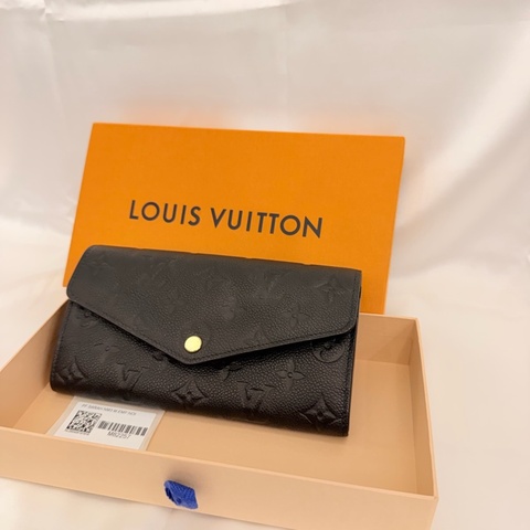 LV 黑牛皮Sarah 16卡長夾