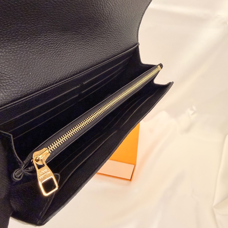 LV 黑牛皮Sarah 16卡長夾-25