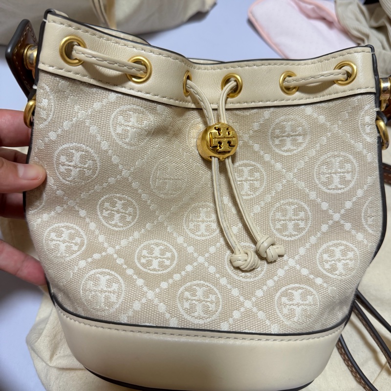 ToryBurch經典水桶小包奶茶色-0