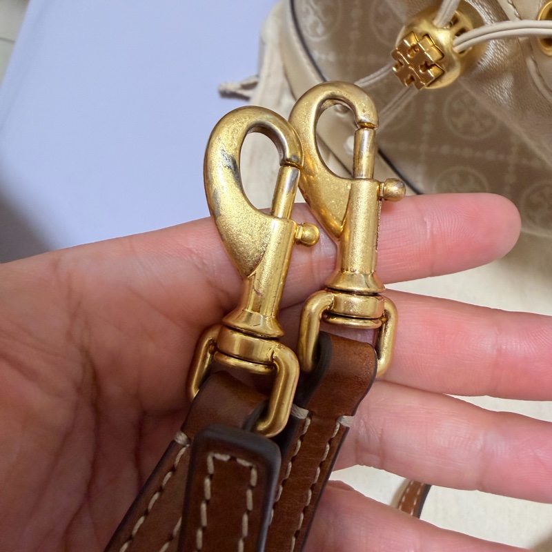 ToryBurch經典水桶小包奶茶色-9