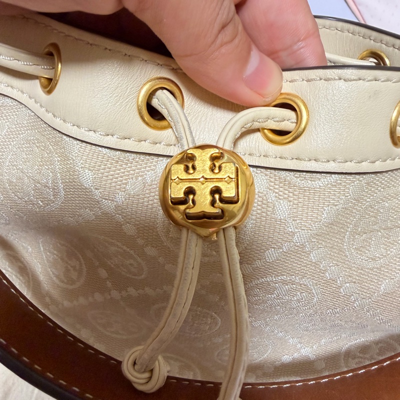 ToryBurch經典水桶小包奶茶色-10