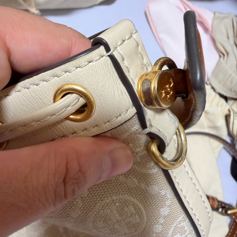 ToryBurch經典水桶小包奶茶色-12
