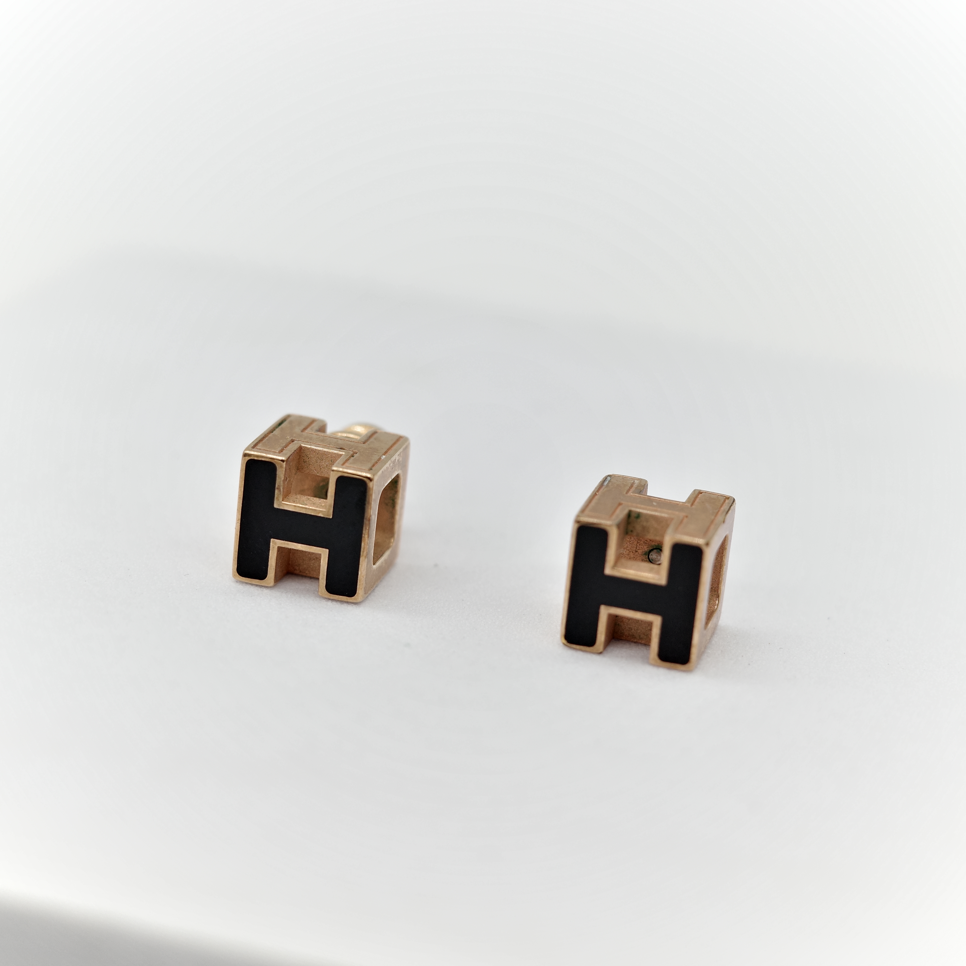 Hermès 愛馬仕 H 立體 黑色 方形耳環-4